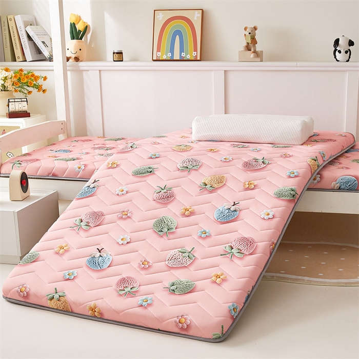 91家纺网 家纺一手货源 找家纺 寐珂家纺 2025A类针织棉记忆棉床垫 甜梦草莓