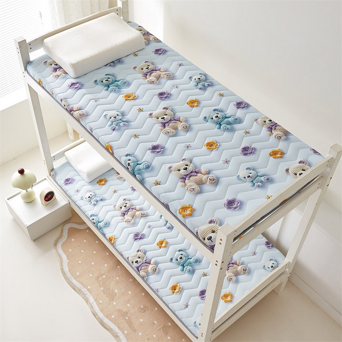 91家纺网 家纺一手货源 找家纺 寐珂家纺 2025A类针织棉记忆棉床垫 星际小熊