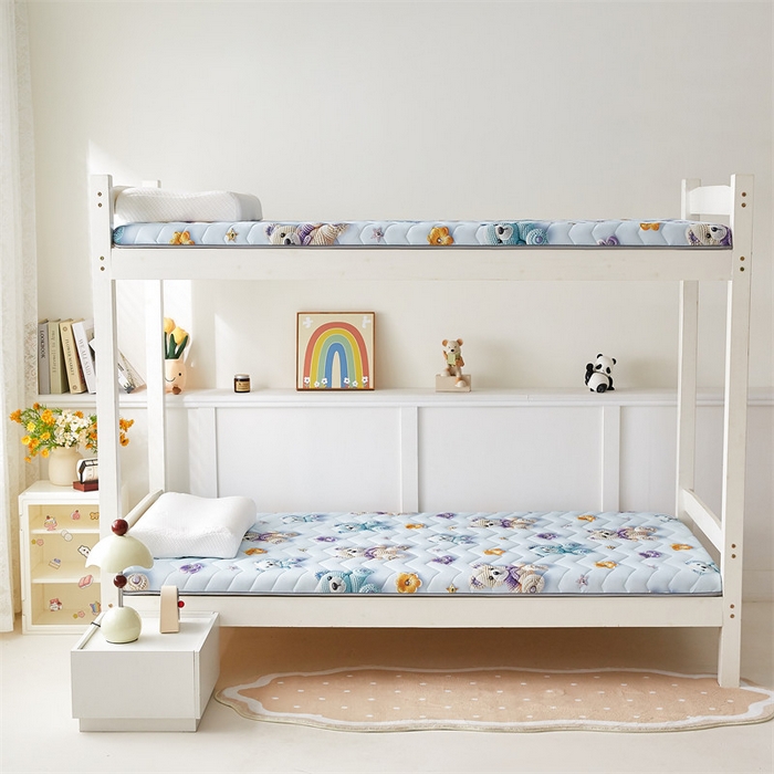 91家纺网 家纺一手货源 找家纺 寐珂家纺 2025A类针织棉记忆棉床垫 星际小熊