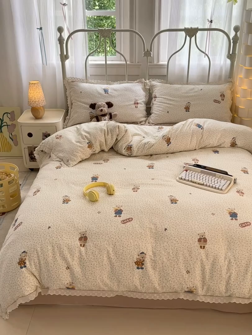 91家纺网 家纺一手货源 找家纺 曼之夏 2025新款小清新全棉双层纱四件套 春日熊