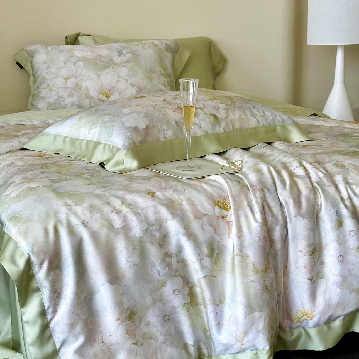 91家纺网 家纺一手货源 找家纺 （总）馨蕊家居 2025新款春夏新品天丝印花80SLF奥地利兰精天丝夏被四件套-初见