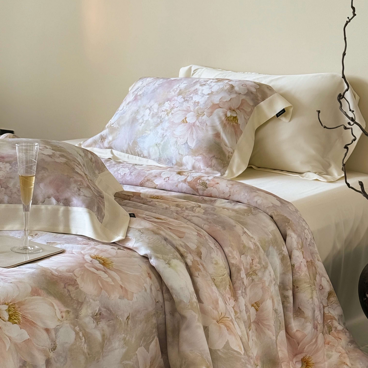 91家纺网 家纺一手货源 找家纺 馨蕊家居 2025新款春夏新品天丝印花80SLF奥地利兰精天丝夏被四件套-初见 夏被初见-蔷薇粉