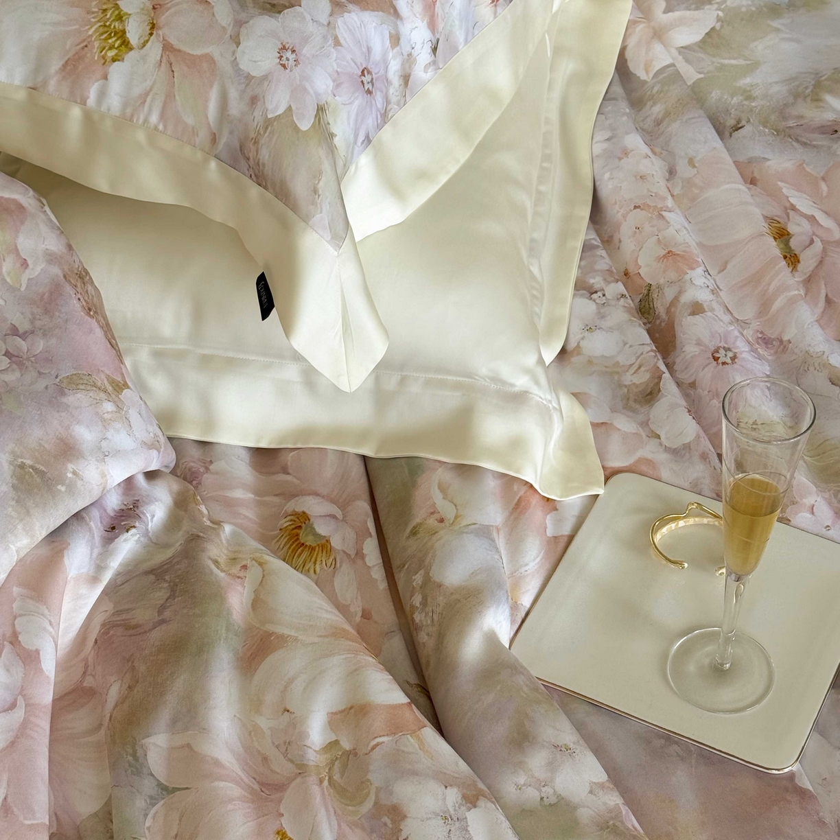 91家纺网 家纺一手货源 找家纺 馨蕊家居 2025新款春夏新品天丝印花80SLF奥地利兰精天丝夏被四件套-初见 夏被初见-蔷薇粉