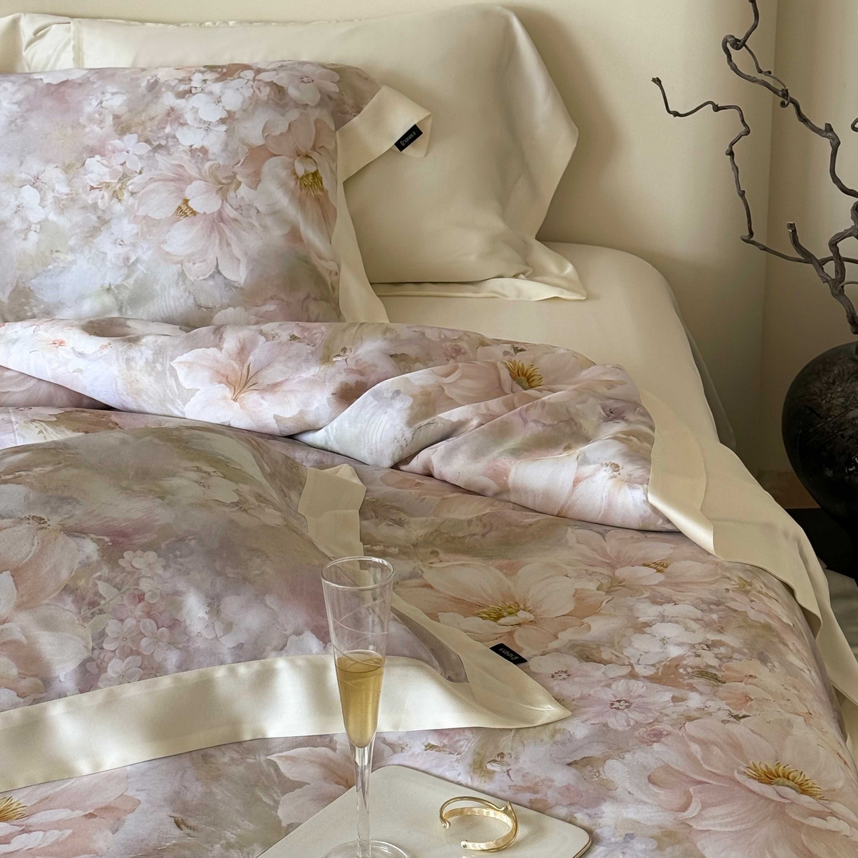 91家纺网 家纺一手货源 找家纺 馨蕊家居 2025新款春夏新品天丝印花80SLF奥地利兰精天丝夏被四件套-初见 夏被初见-蔷薇粉