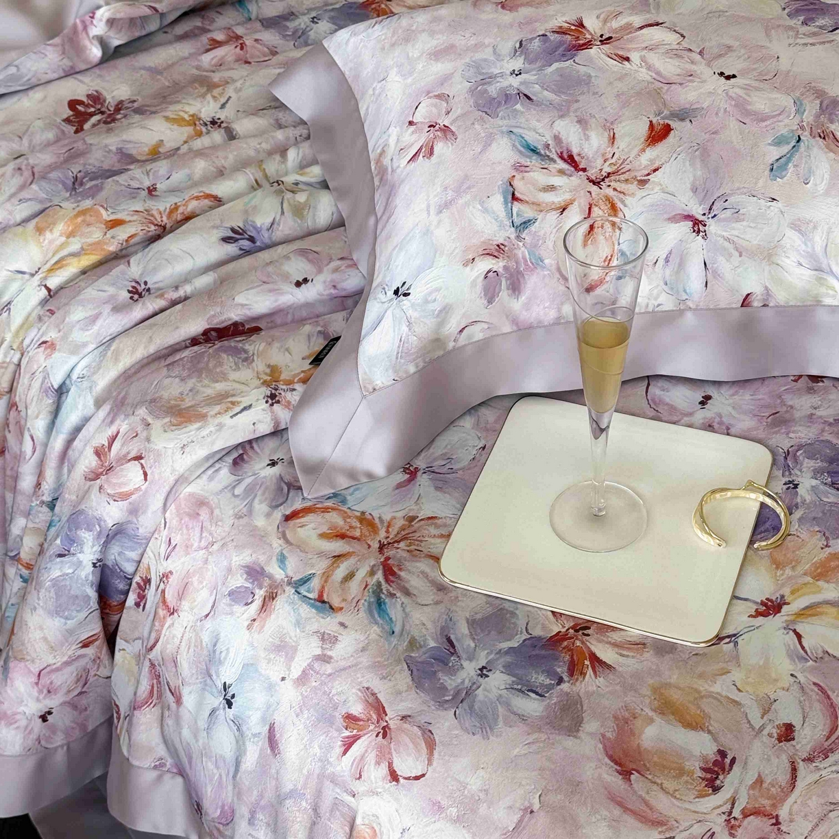 91家纺网 家纺一手货源 找家纺 馨蕊家居 2025新款春夏新品天丝印花80SLF奥地利兰精天丝四件套-告白 天丝告白-婉若紫