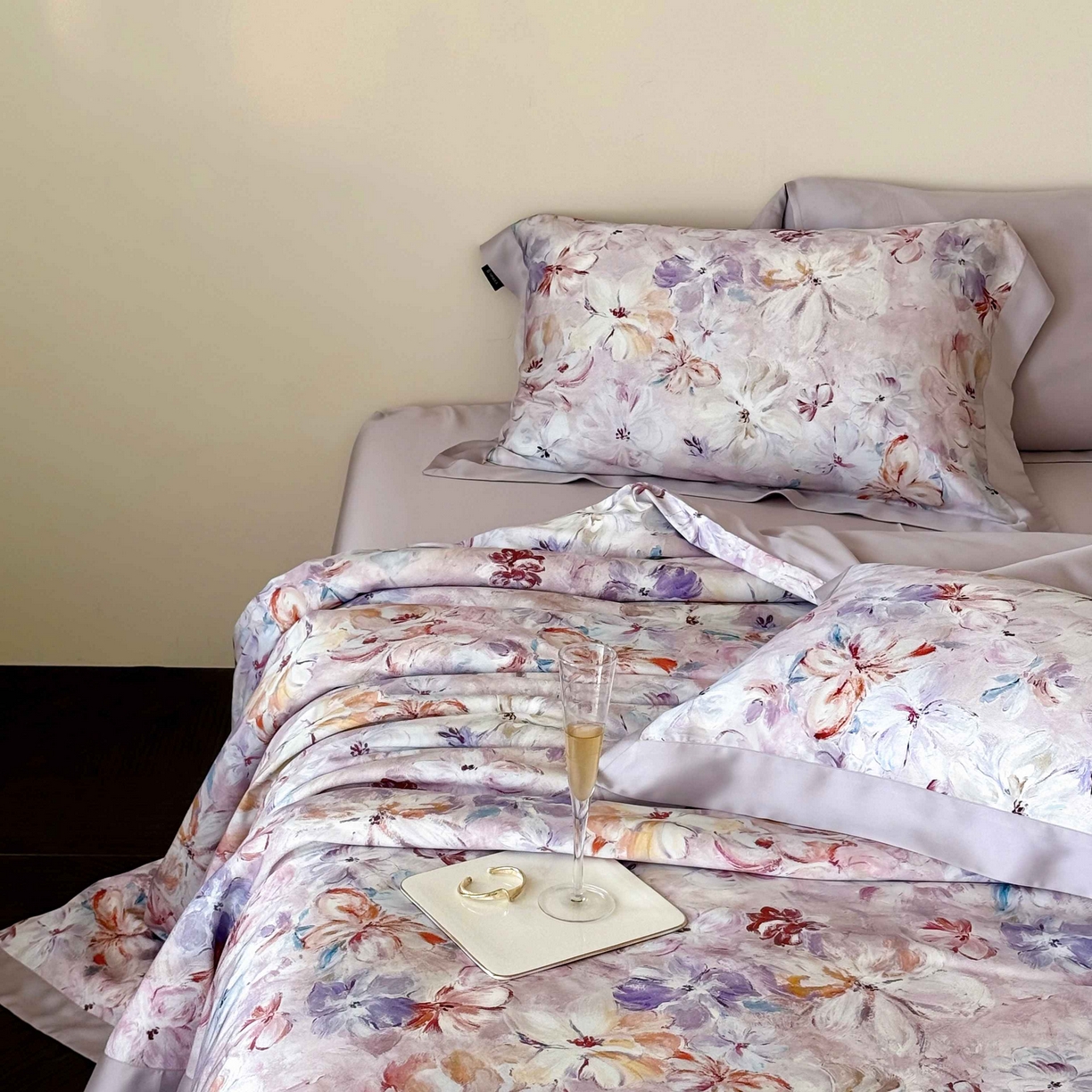 91家纺网 家纺一手货源 找家纺 馨蕊家居 2025新款春夏新品天丝印花80SLF奥地利兰精天丝四件套-告白 天丝告白-婉若紫