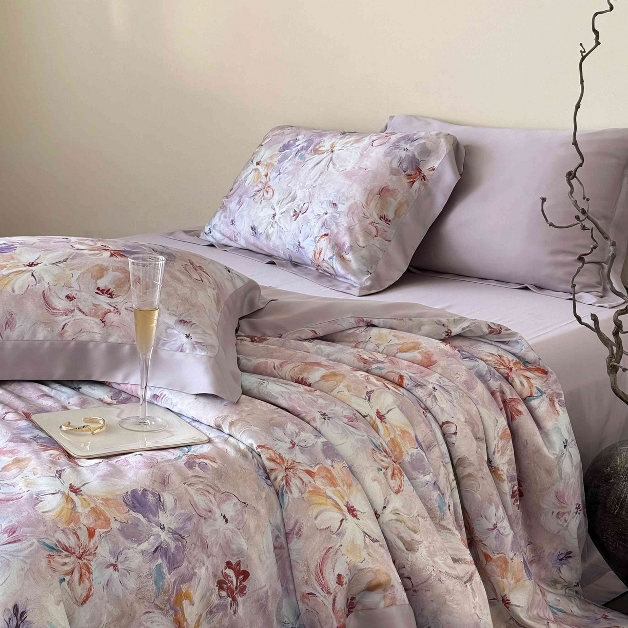 91家纺网 家纺一手货源 找家纺 馨蕊家居 2025新款春夏新品天丝印花80SLF奥地利兰精天丝四件套-告白 天丝告白-婉若紫