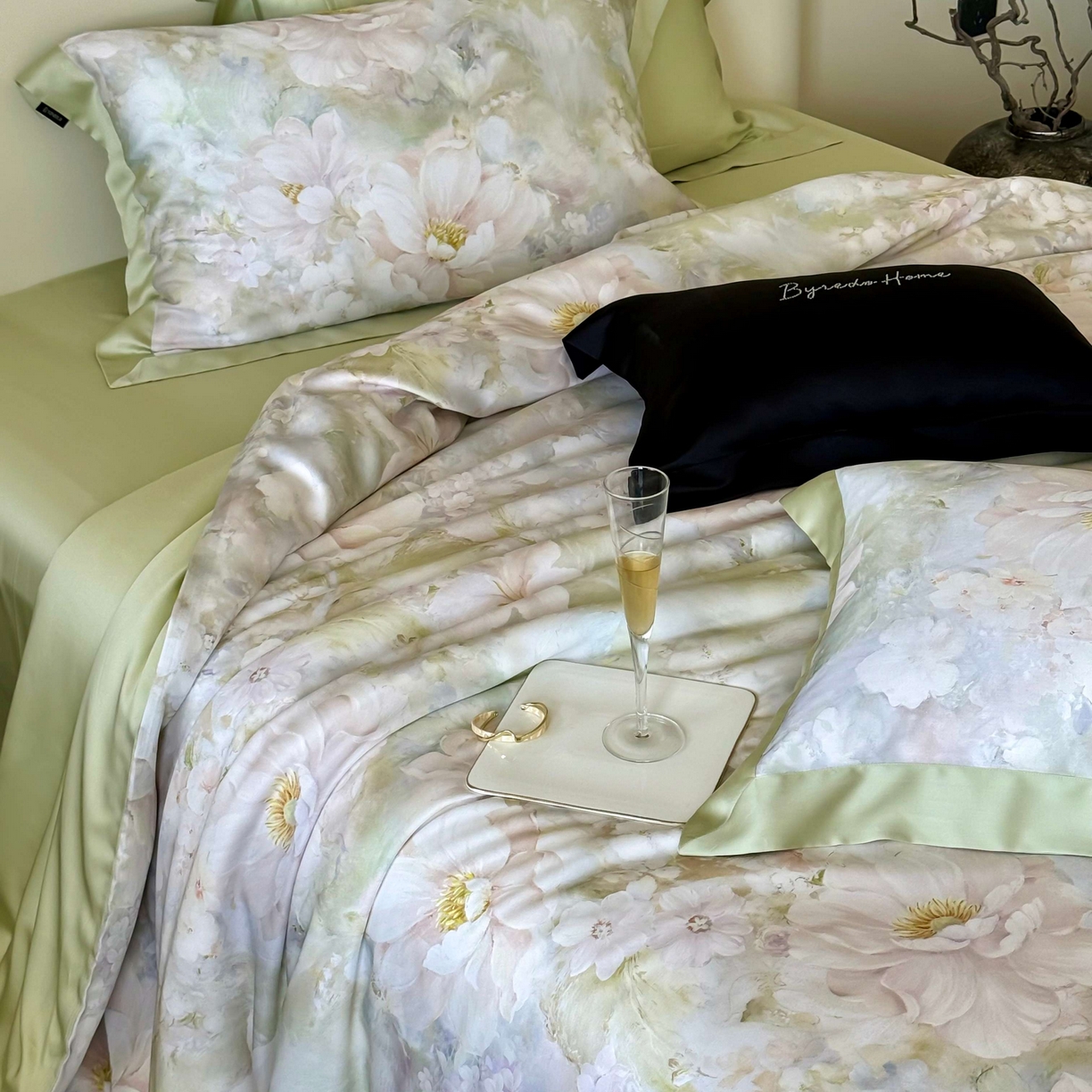 91家纺网 家纺一手货源 找家纺 （总）馨蕊家居 2025新款春夏新品天丝印花80SLF奥地利兰精天丝四件套-初见