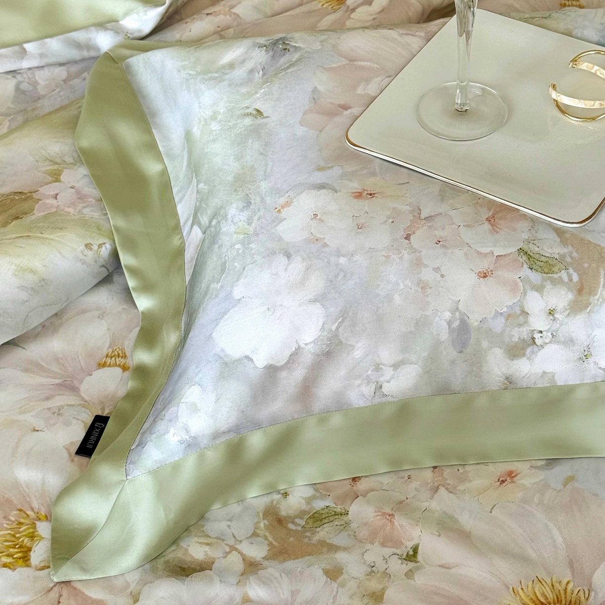 91家纺网 家纺一手货源 找家纺 （总）馨蕊家居 2025新款春夏新品天丝印花80SLF奥地利兰精天丝四件套-初见