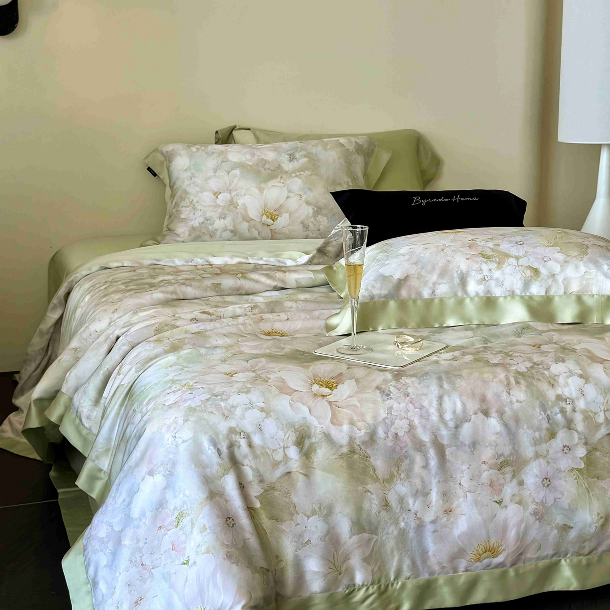 91家纺网 家纺一手货源 找家纺 （总）馨蕊家居 2025新款春夏新品天丝印花80SLF奥地利兰精天丝四件套-初见