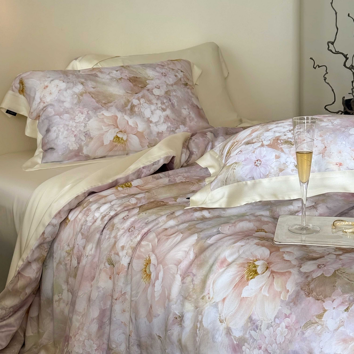 91家纺网 家纺一手货源 找家纺 馨蕊家居 2025新款春夏新品天丝印花80SLF奥地利兰精天丝四件套-初见 天丝初见-蔷薇粉