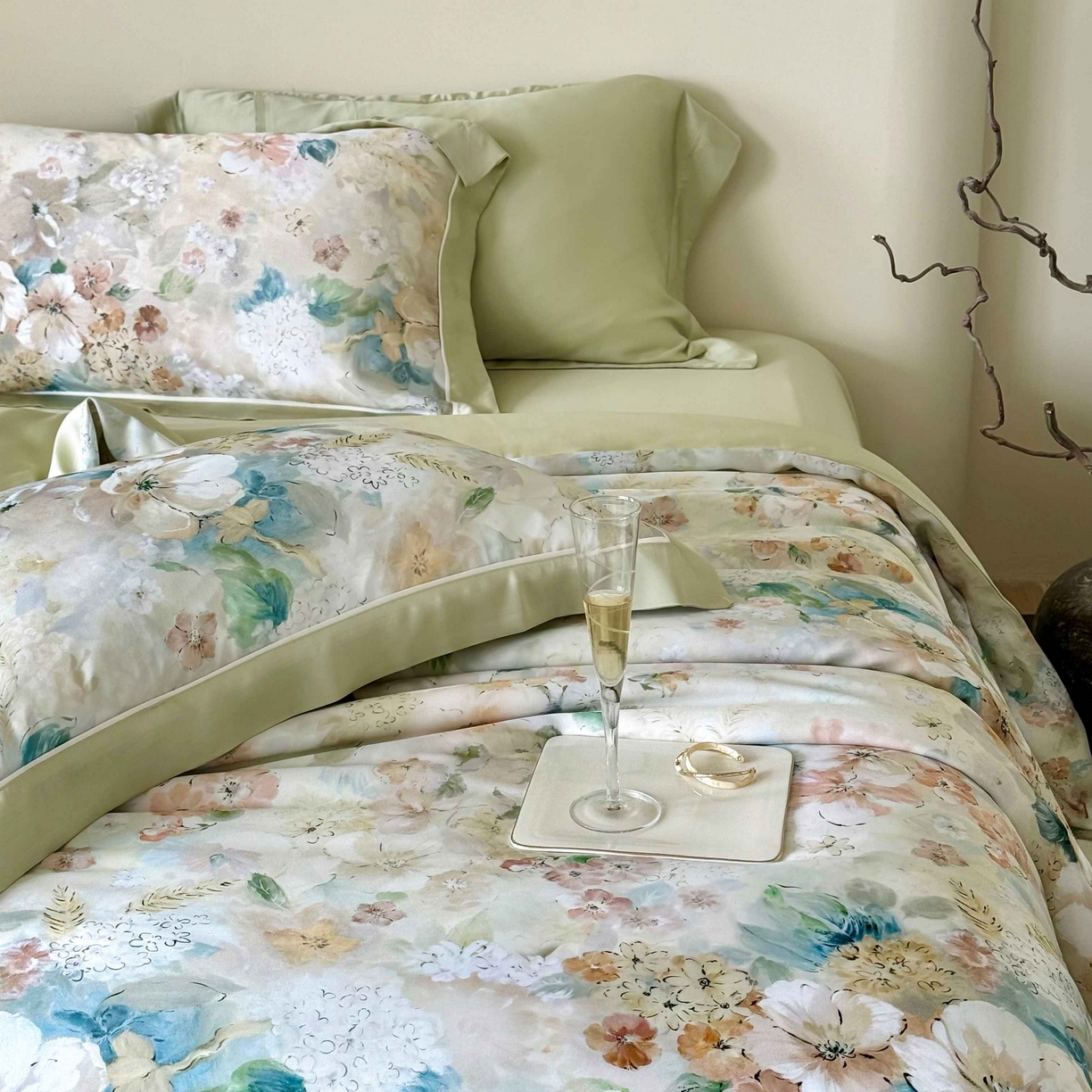 91家纺网 家纺一手货源 找家纺 （总）馨蕊家居 2025新款春夏新品天丝印花80SLF奥地利兰精天丝四件套-朵美