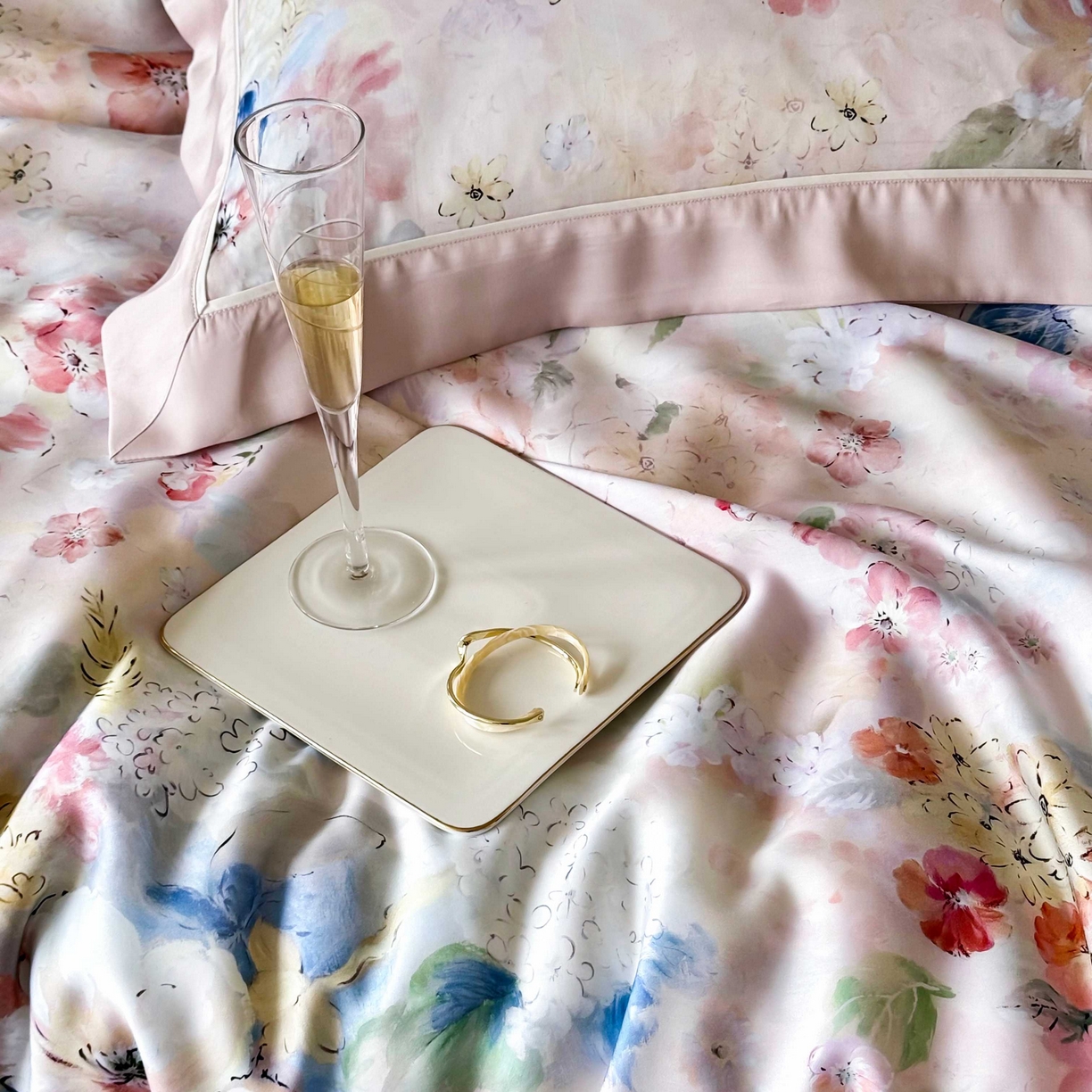 91家纺网 家纺一手货源 找家纺 馨蕊家居 2025新款春夏新品天丝印花80SLF奥地利兰精天丝四件套-朵美 天丝朵美-蔷薇粉