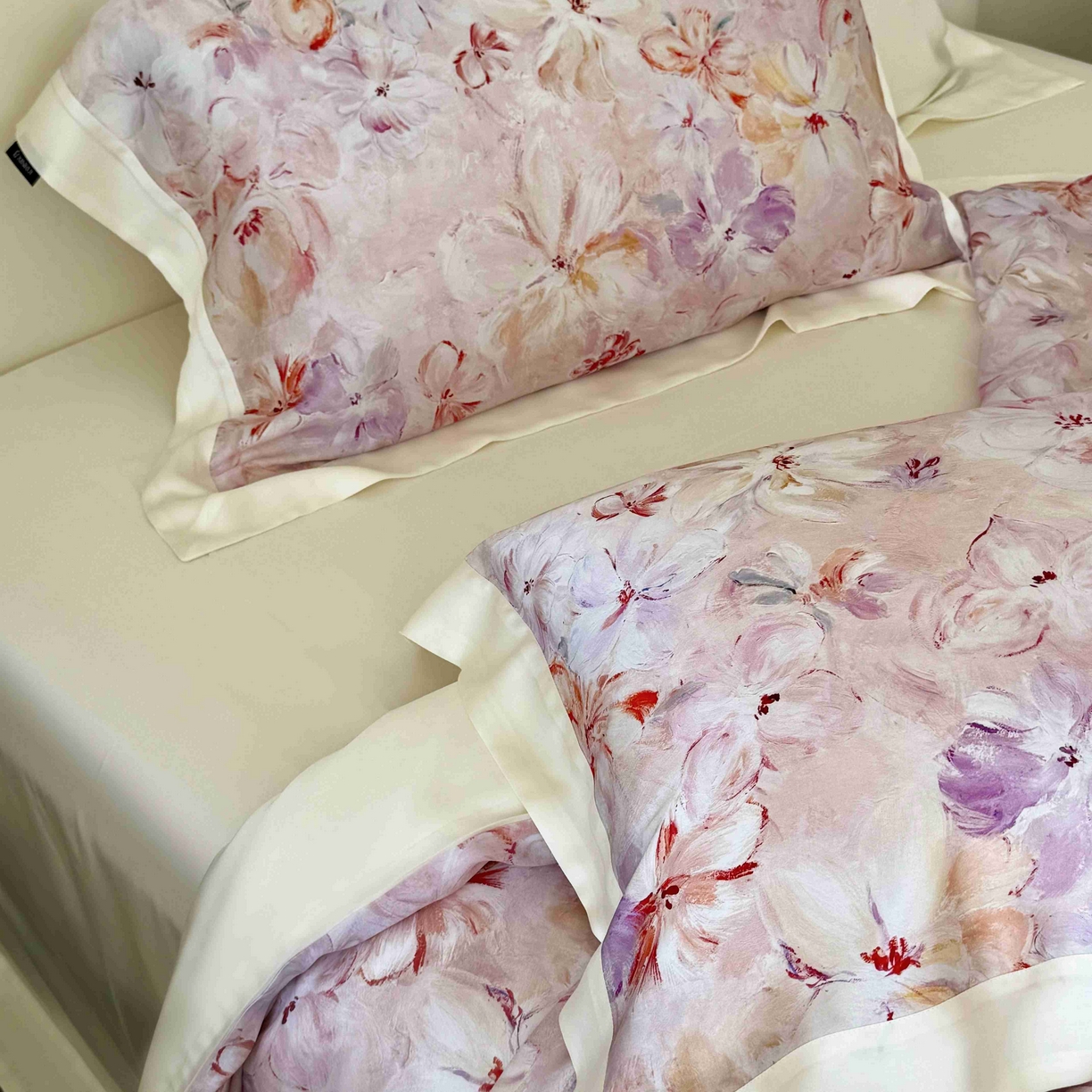 91家纺网 家纺一手货源 找家纺 馨蕊家居 2025新款春夏新品天丝印花80SLF奥地利兰精天丝夏被四件套-告白 夏被告白-蔷薇粉