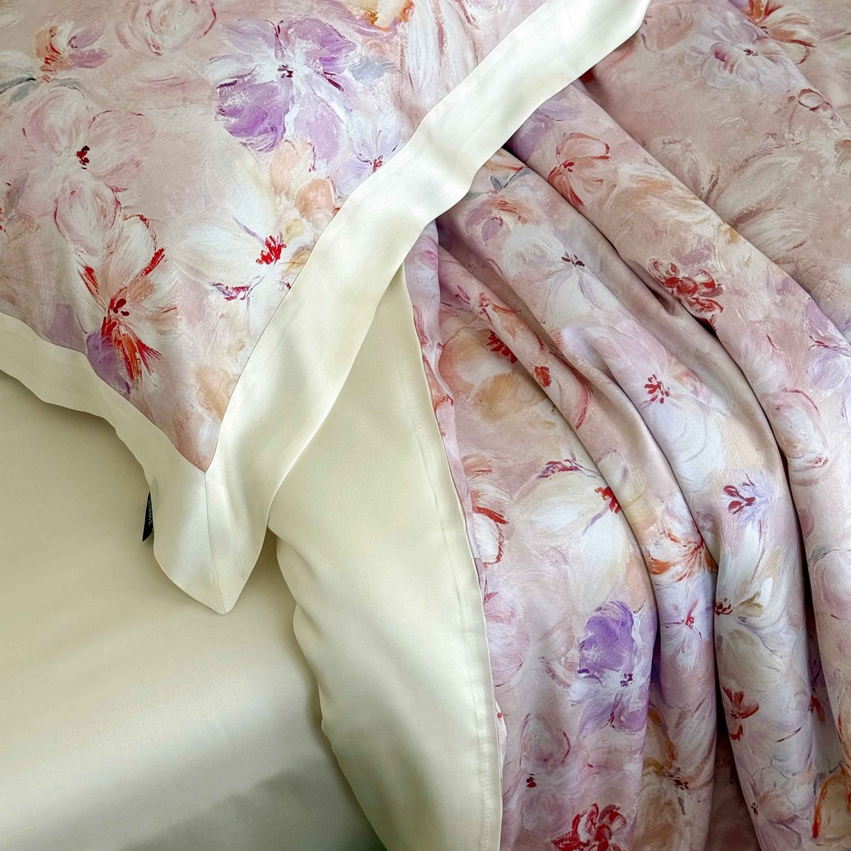 91家纺网 家纺一手货源 找家纺 馨蕊家居 2025新款春夏新品天丝印花80SLF奥地利兰精天丝夏被四件套-告白 夏被告白-蔷薇粉