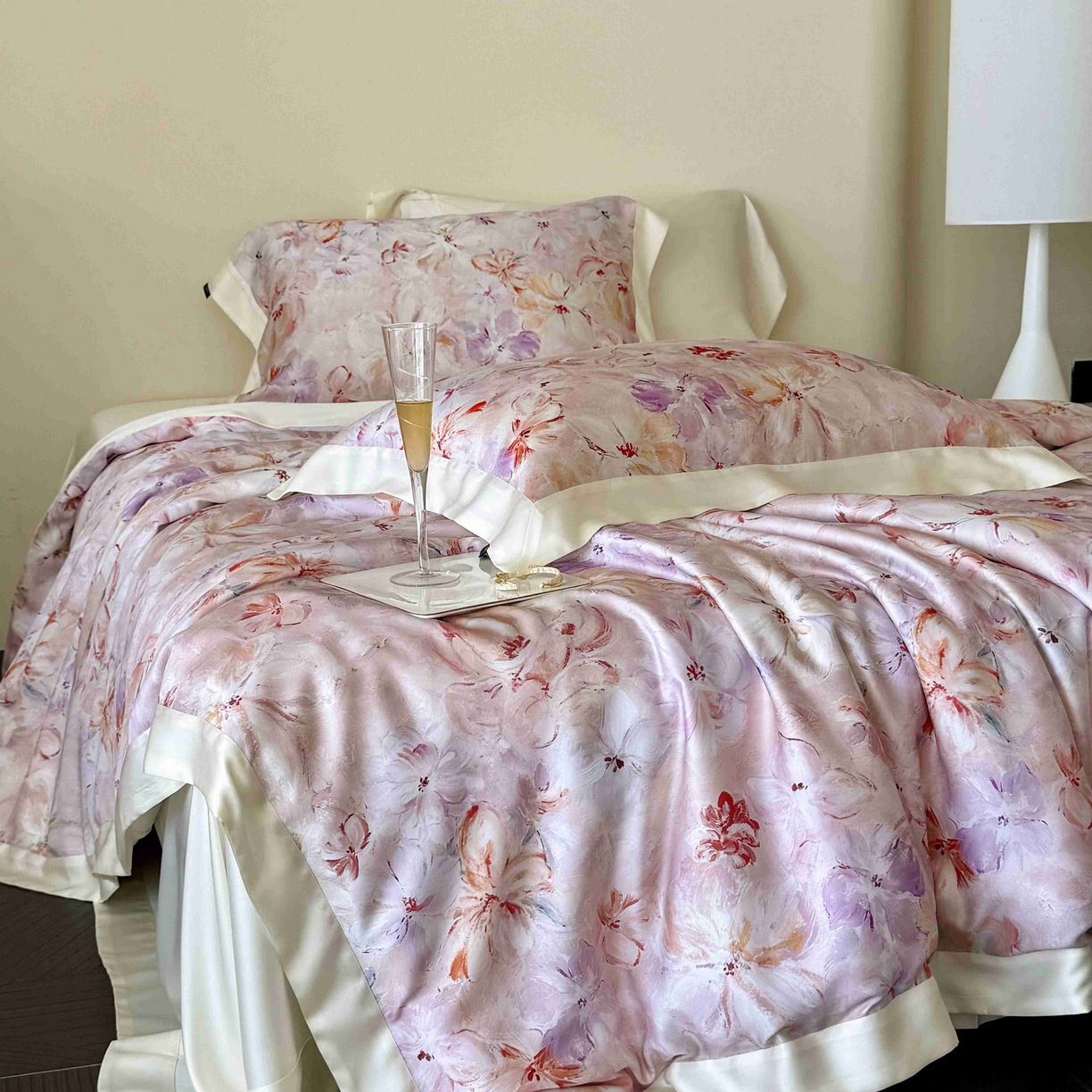 91家纺网 家纺一手货源 找家纺 馨蕊家居 2025新款春夏新品天丝印花80SLF奥地利兰精天丝夏被四件套-告白 夏被告白-蔷薇粉