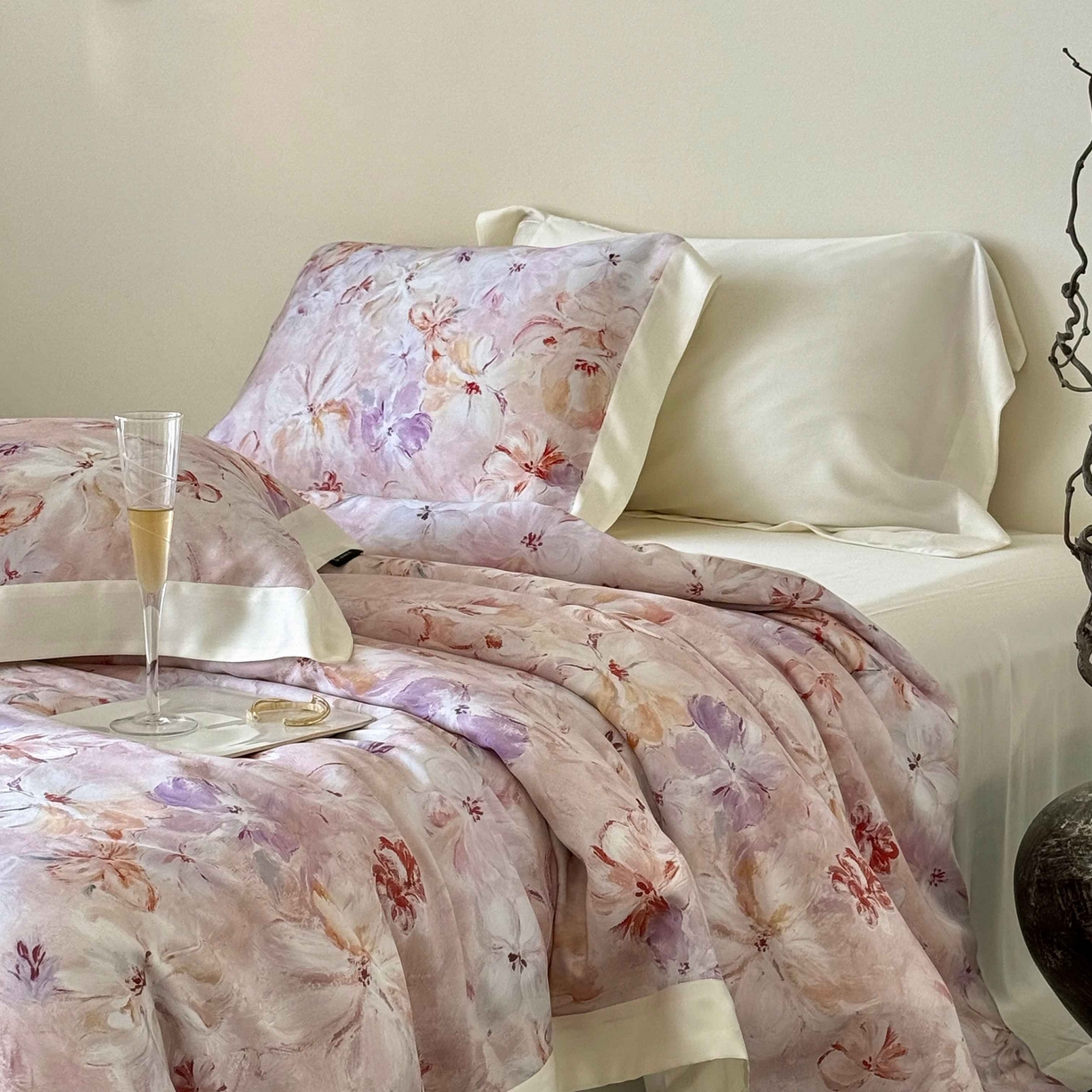 91家纺网 家纺一手货源 找家纺 馨蕊家居 2025新款春夏新品天丝印花80SLF奥地利兰精天丝夏被四件套-告白 夏被告白-蔷薇粉