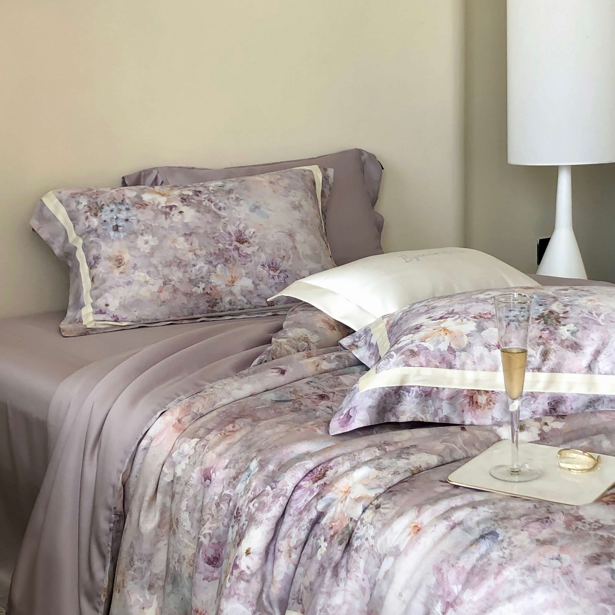 91家纺网 家纺一手货源 找家纺 （总）馨蕊家居  2025新款春夏新品天丝印花80SLF奥地利兰精天丝四件套-云烟