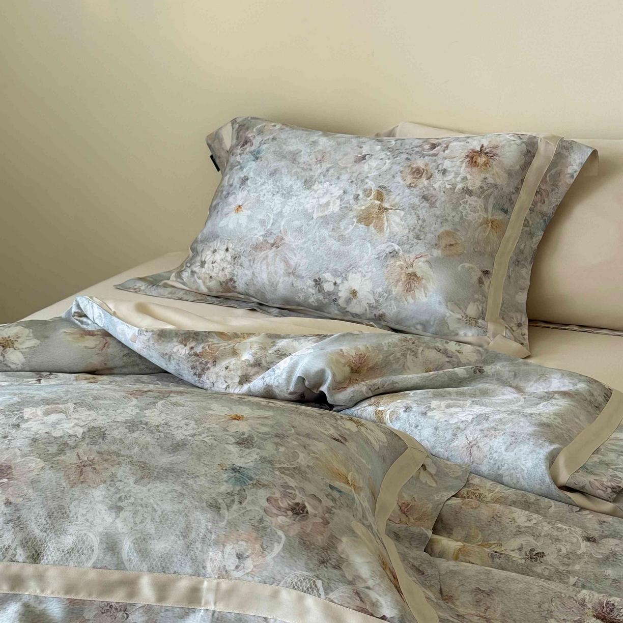 91家纺网 家纺一手货源 找家纺 馨蕊家居  2025新款春夏新品天丝印花80SLF奥地利兰精天丝四件套-云烟 天丝云烟-氧气绿