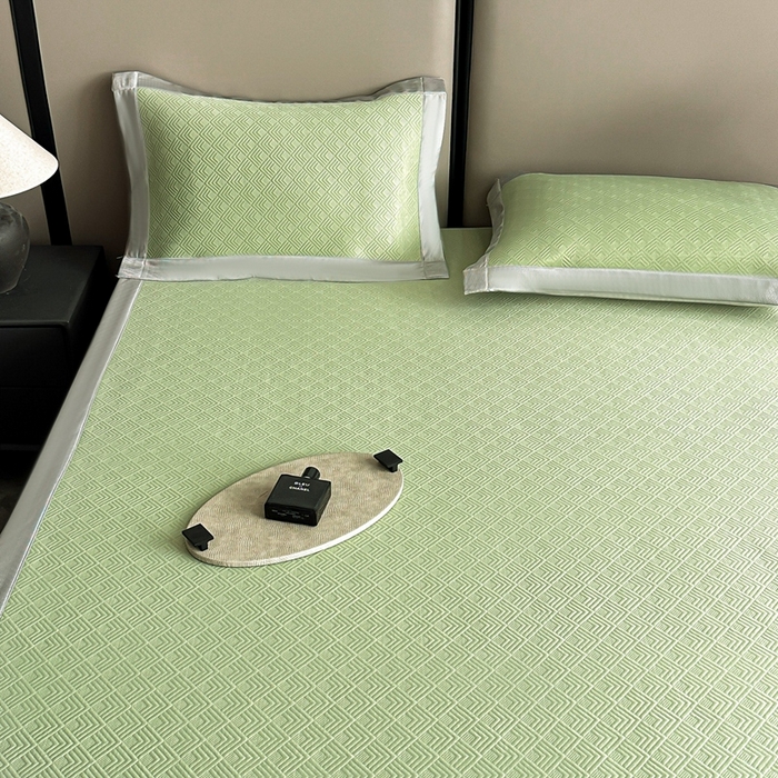 91家纺网 家纺一手货源 找家纺 紫碧螺2025新款冰丝复合加厚软床垫 豆绿色