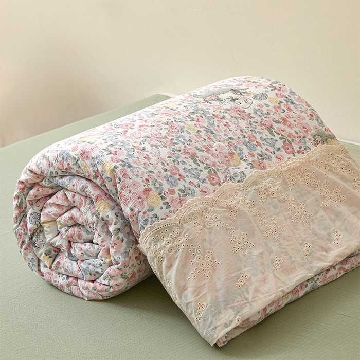 91家纺网 家纺一手货源 找家纺 一霖家纺 2025新款A类云感双层纱夏被夏凉被空调被 兔兔花海