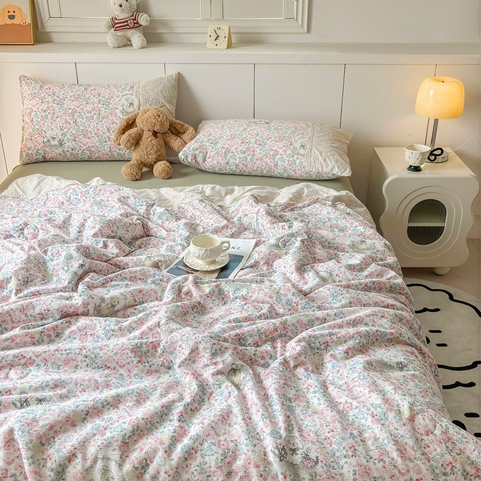 91家纺网 家纺一手货源 找家纺 一霖家纺 2025新款A类云感双层纱夏被夏凉被空调被 兔兔花海