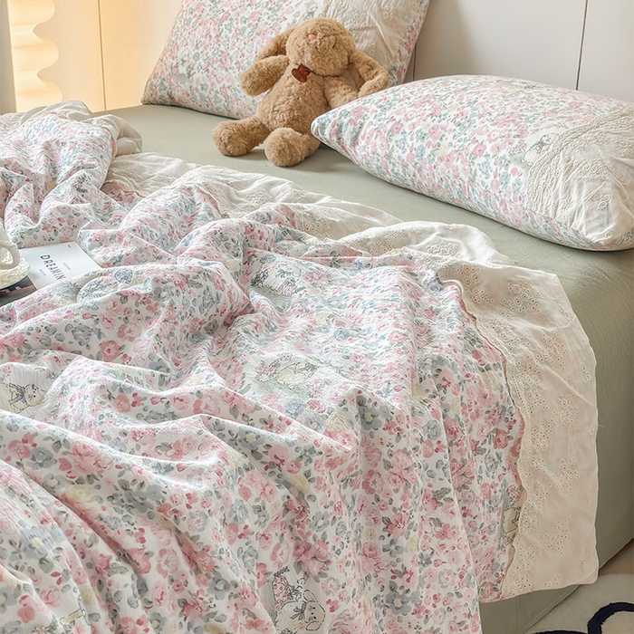 91家纺网 家纺一手货源 找家纺 一霖家纺 2025新款A类云感双层纱夏被夏凉被空调被 兔兔花海