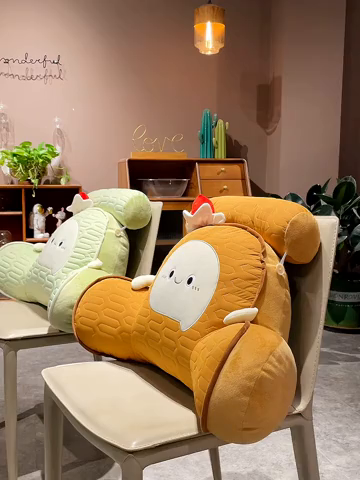 91家纺网 家纺一手货源 找家纺 仟亿莱 2025新款瑞士卷蛋糕乳胶拥抱式腰靠 抹茶味乳胶拥抱