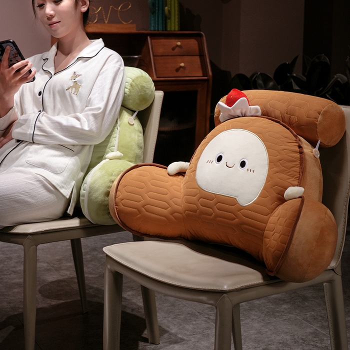 91家纺网 家纺一手货源 找家纺 仟亿莱 2025新款瑞士卷蛋糕乳胶拥抱式腰靠 草莓味乳胶拥抱