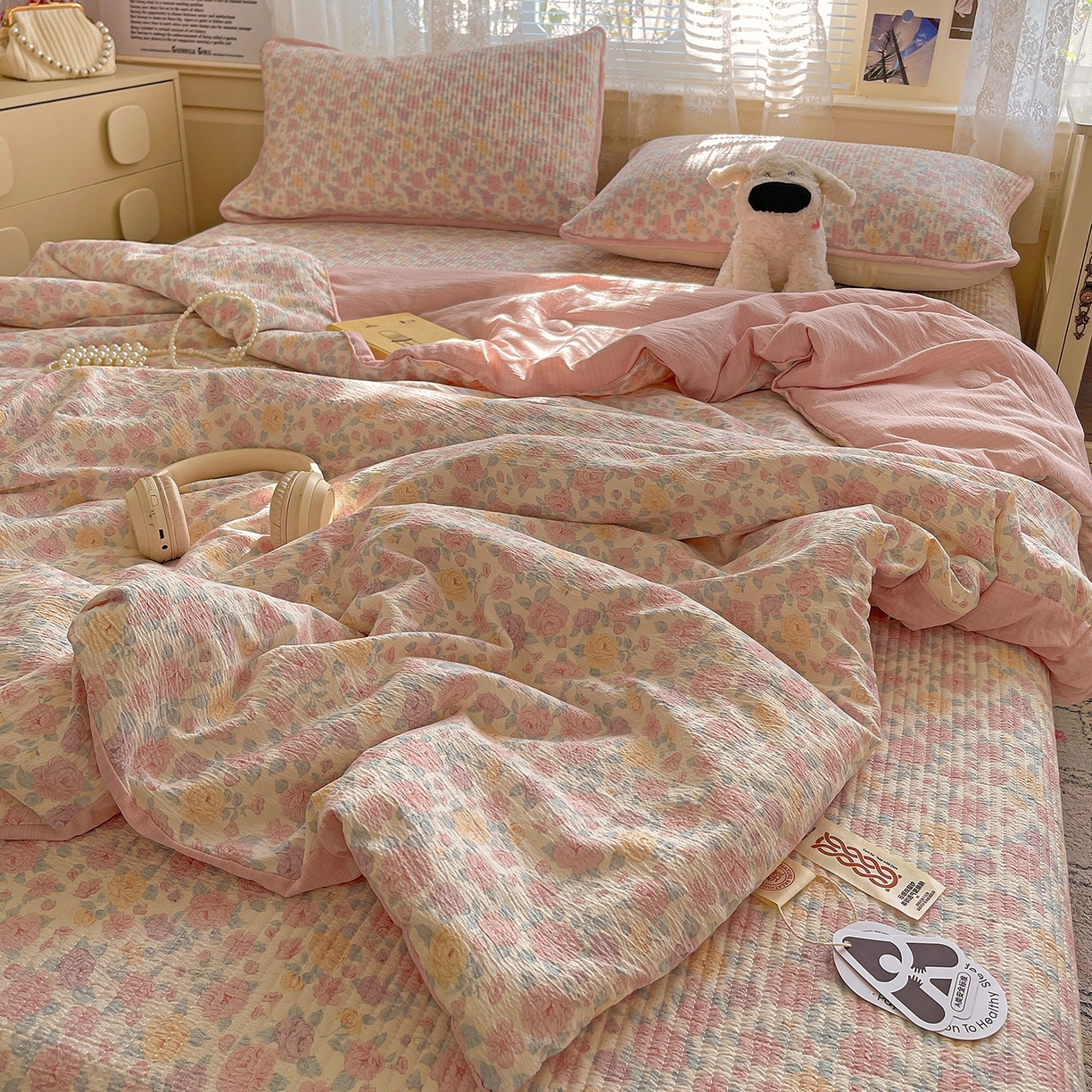 91家纺网 家纺一手货源 找家纺 繁花家居 2025新款超爆款床盖款夏被夏凉被空调被四件套 床盖款-在春风里