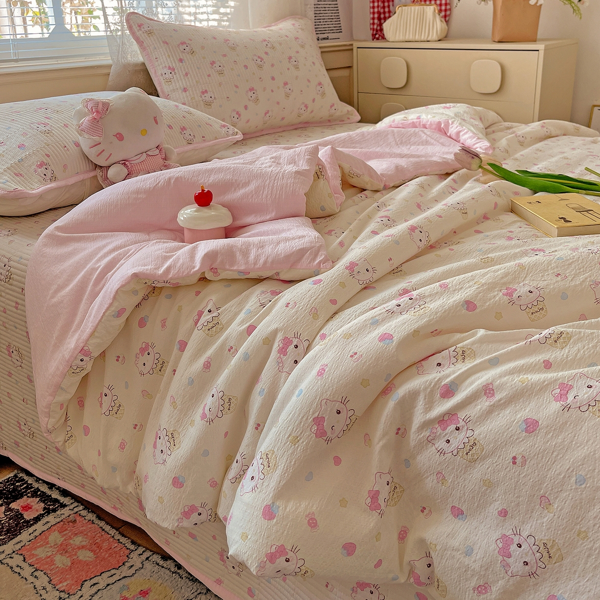 91家纺网 家纺一手货源 找家纺 繁花家居 2025新款超爆款床盖款夏被夏凉被空调被四件套 床盖款-冰淇淋kt白