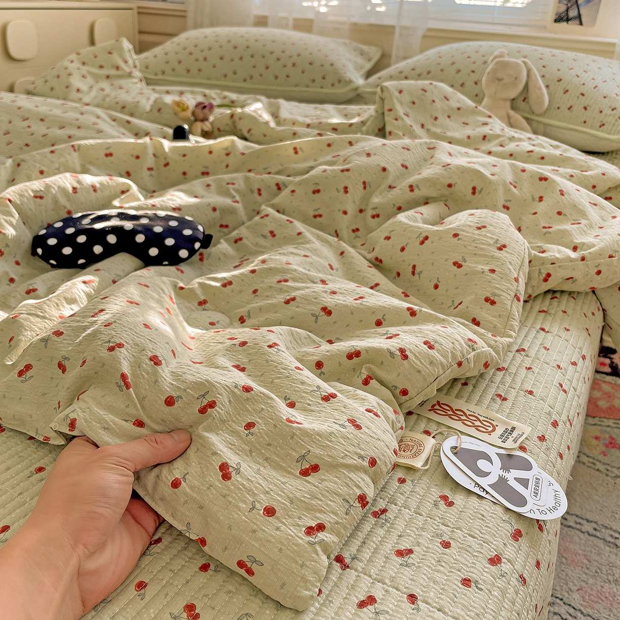 91家纺网 家纺一手货源 找家纺 繁花家居 2025新款超爆款床盖款夏被夏凉被空调被四件套 床盖款-两颗樱桃