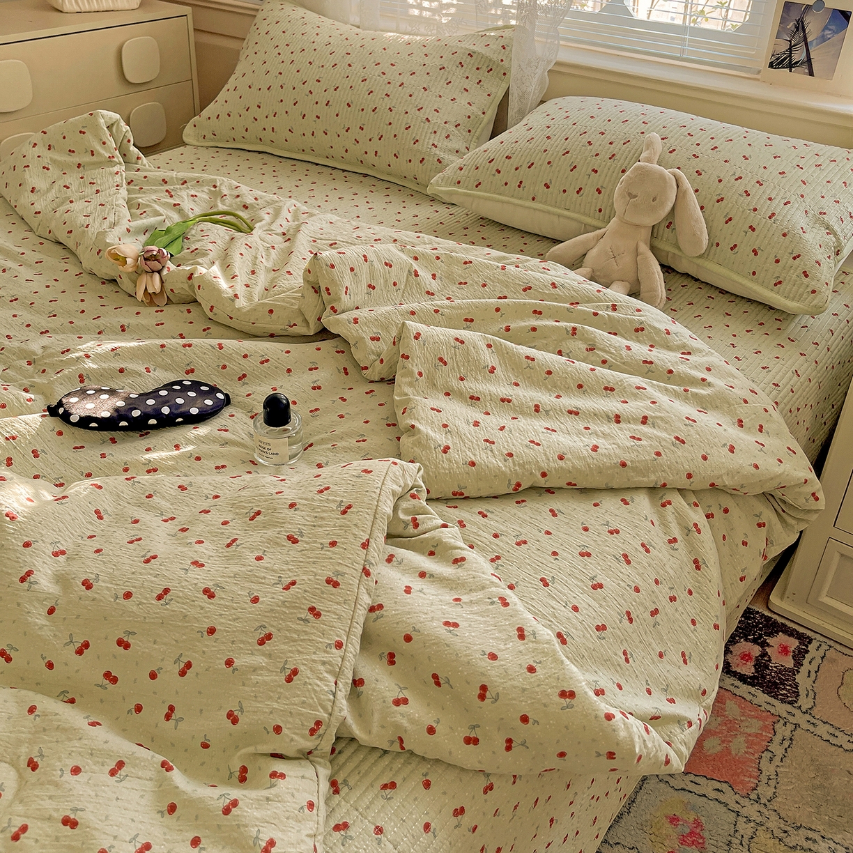 91家纺网 家纺一手货源 找家纺 繁花家居 2025新款超爆款床盖款夏被夏凉被空调被四件套 床盖款-两颗樱桃