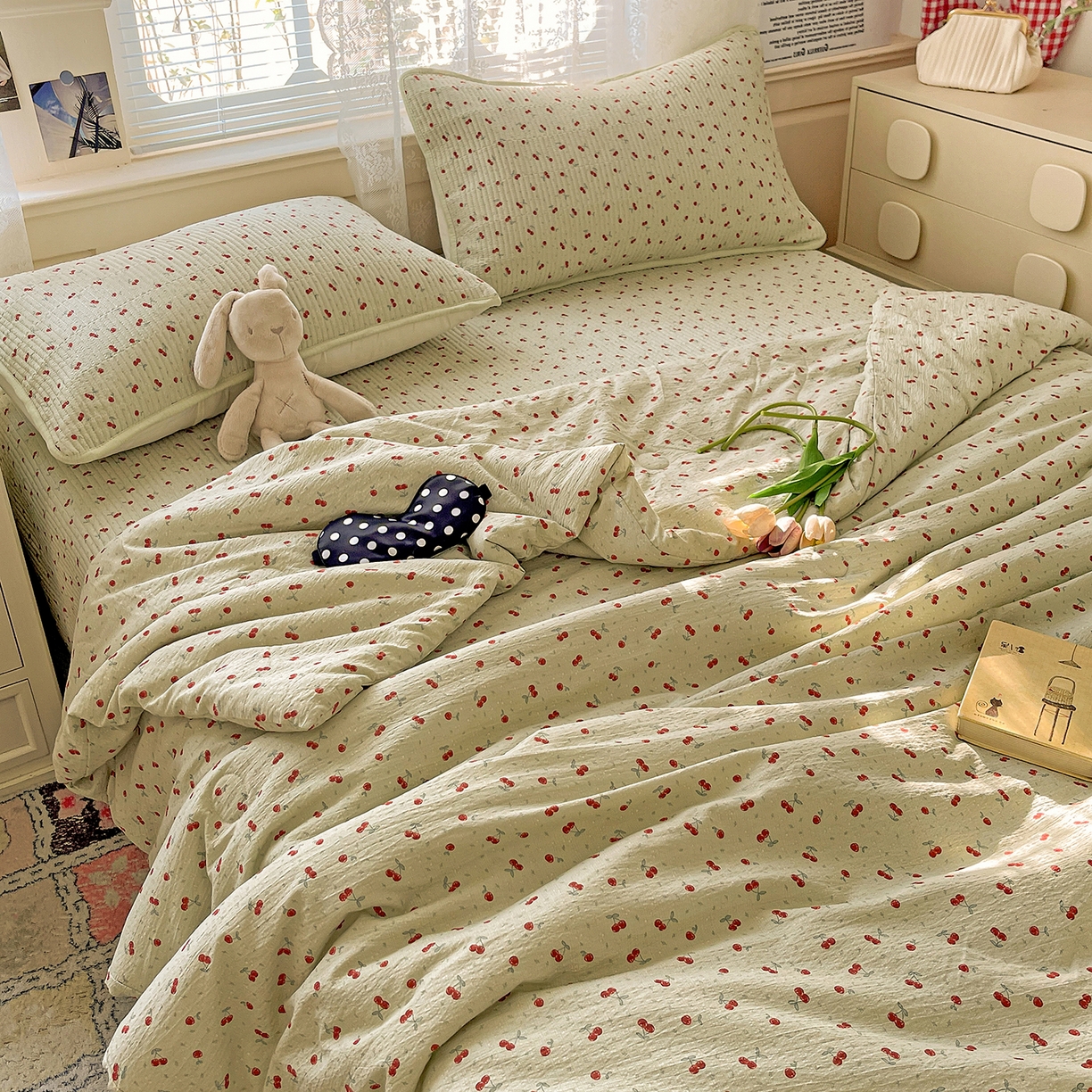 91家纺网 家纺一手货源 找家纺 繁花家居 2025新款超爆款床盖款夏被夏凉被空调被四件套 床盖款-两颗樱桃