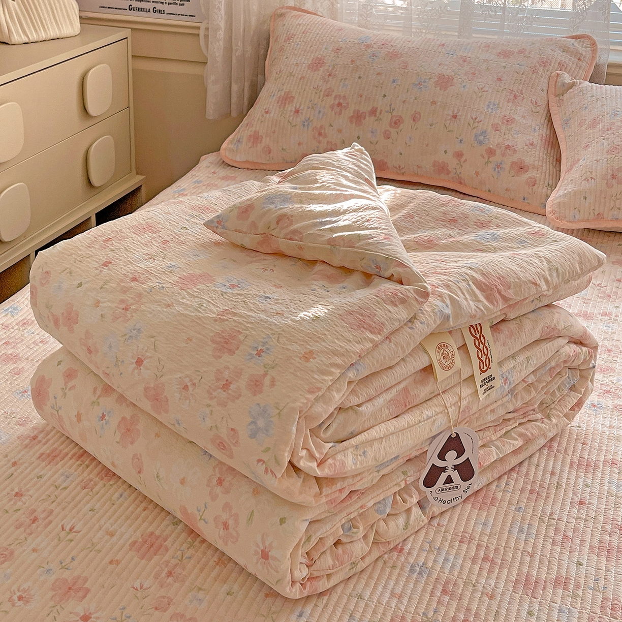 91家纺网 家纺一手货源 找家纺 繁花家居 2025新款超爆款床盖款夏被夏凉被空调被四件套 床盖款-山茶花