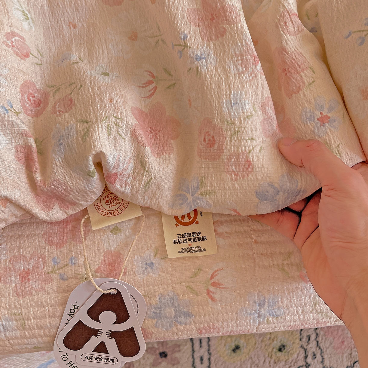 91家纺网 家纺一手货源 找家纺 繁花家居 2025新款超爆款床盖款夏被夏凉被空调被四件套 床盖款-山茶花