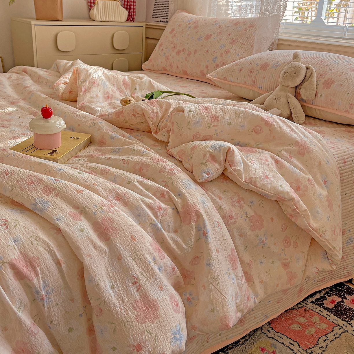 91家纺网 家纺一手货源 找家纺 繁花家居 2025新款超爆款床盖款夏被夏凉被空调被四件套 床盖款-山茶花