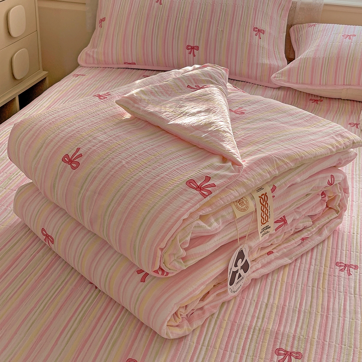 91家纺网 家纺一手货源 找家纺 繁花家居 2025新款超爆款床盖款夏被夏凉被空调被四件套 床盖款-甜心物语