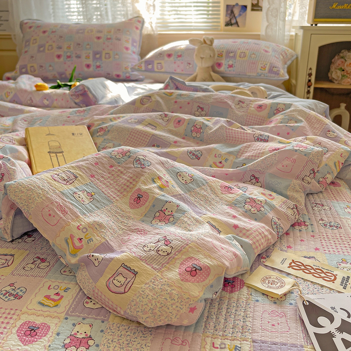 91家纺网 家纺一手货源 找家纺 繁花家居 2025新款超爆款床盖款夏被夏凉被空调被四件套 床盖款-小猫大头贴