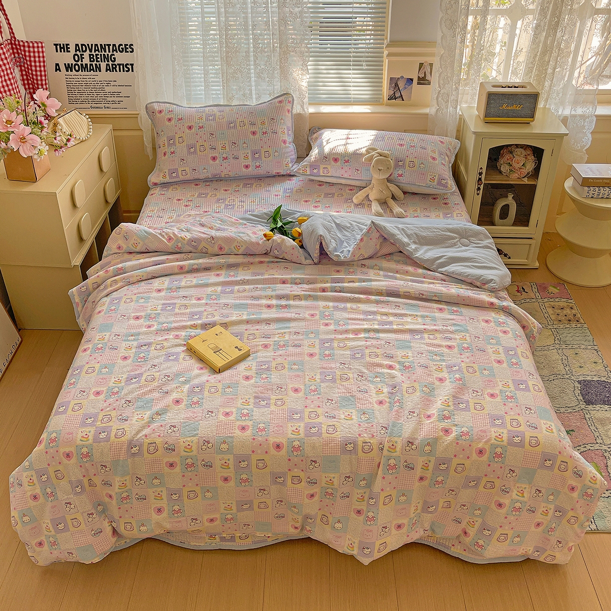 91家纺网 家纺一手货源 找家纺 繁花家居 2025新款超爆款床盖款夏被夏凉被空调被四件套 床盖款-小猫大头贴