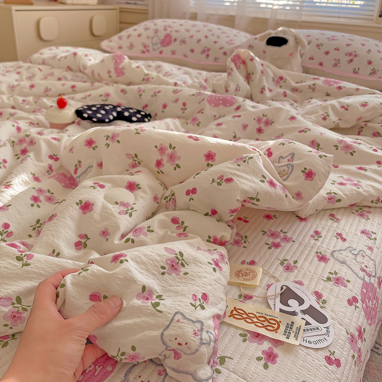 91家纺网 家纺一手货源 找家纺 繁花家居 2025新款超爆款床盖款夏被夏凉被空调被四件套 床盖款-樱桃小狗