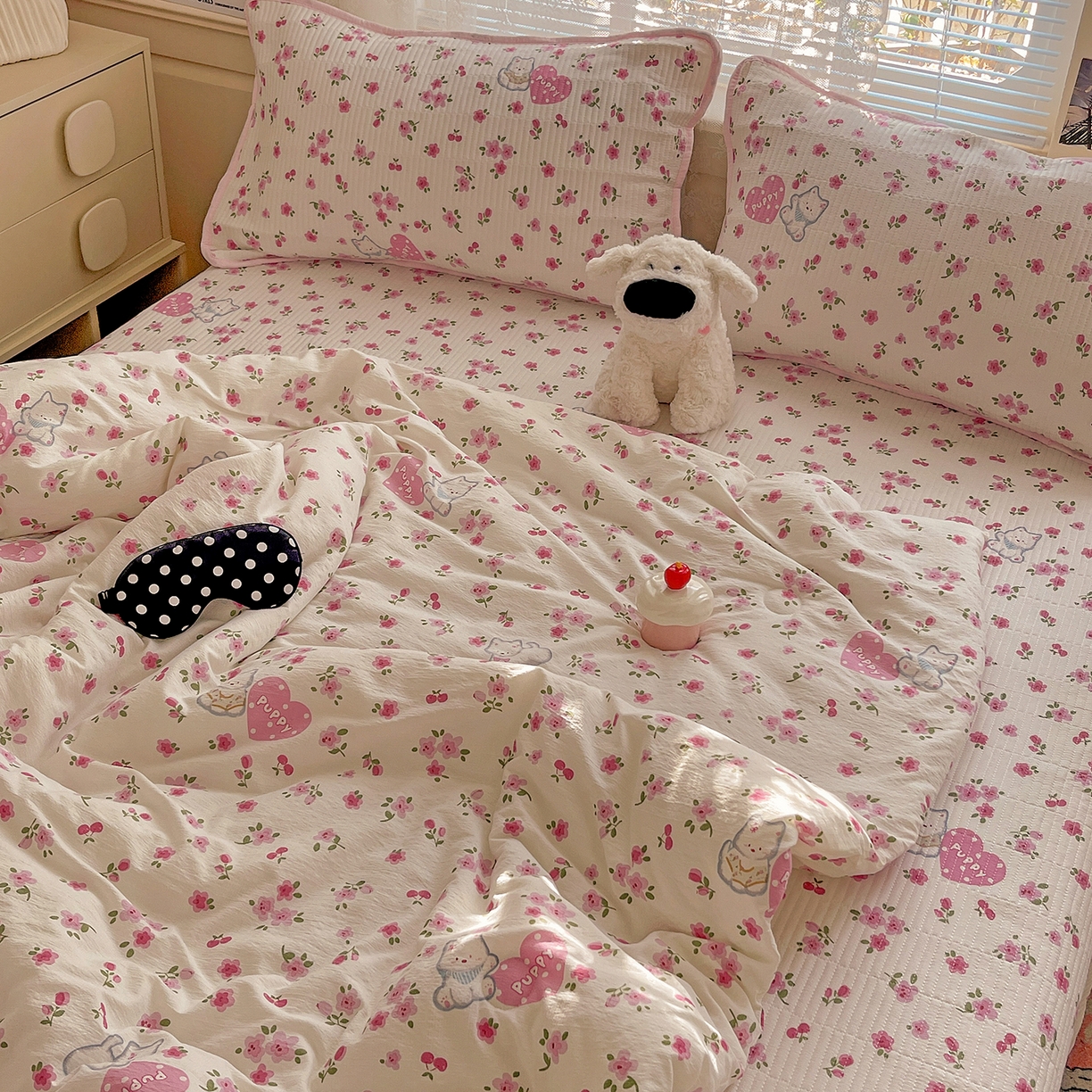 91家纺网 家纺一手货源 找家纺 繁花家居 2025新款超爆款床盖款夏被夏凉被空调被四件套 床盖款-樱桃小狗