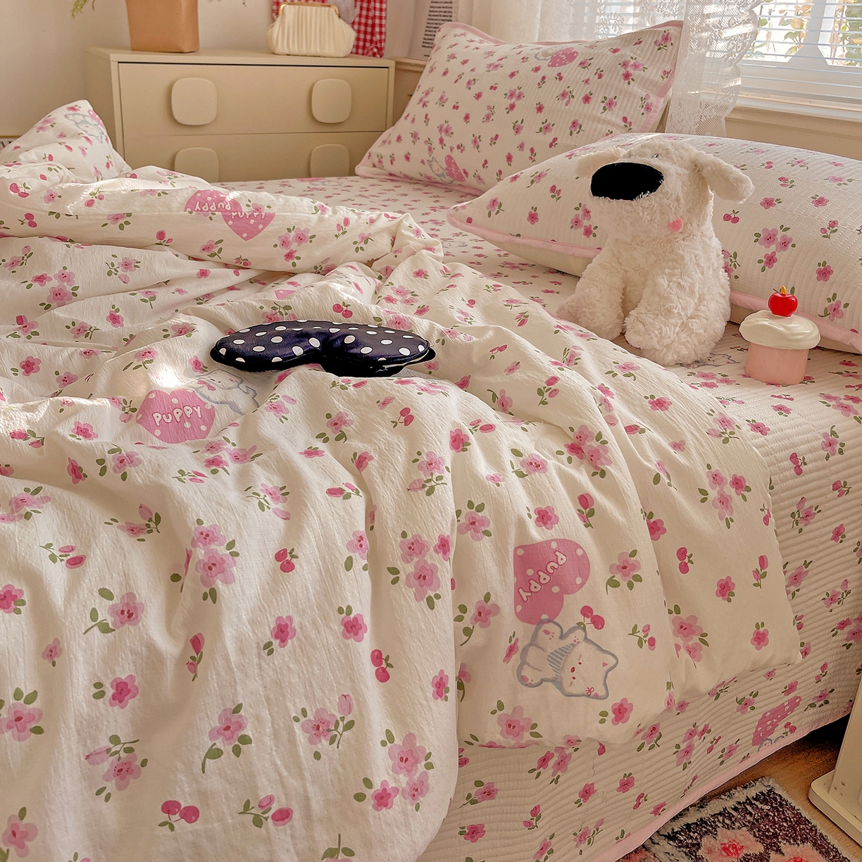 91家纺网 家纺一手货源 找家纺 繁花家居 2025新款超爆款床盖款夏被夏凉被空调被四件套 床盖款-樱桃小狗