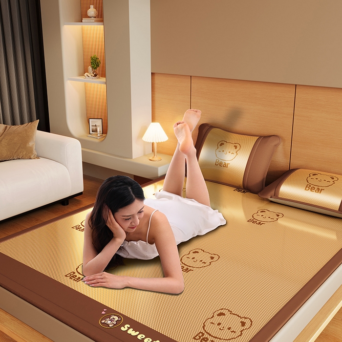 91家纺网 家纺一手货源 找家纺 阿牛席业 2025春夏新款抑菌冰藤席凉席席子-甜蜜熊 冰藤甜蜜熊-咖色（条席款）