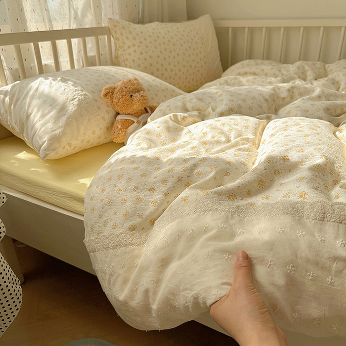 91家纺网 家纺一手货源 找家纺 沐芷 2025 蕾丝花边A类木棉双层纱四件套公主风床单被套宿舍三件套少女心 宽花边-蜜糖黄花