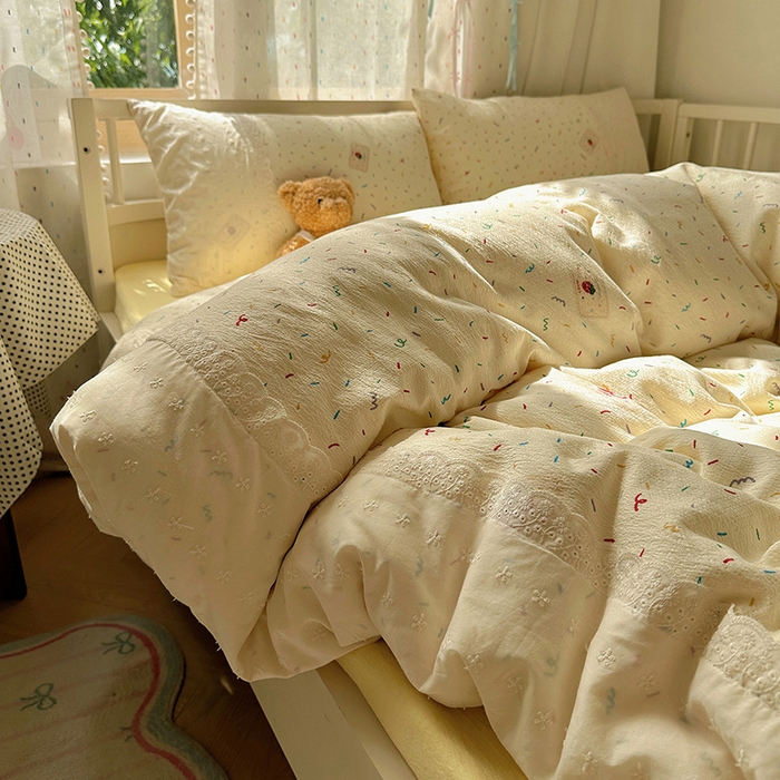 91家纺网 家纺一手货源 找家纺 沐芷 2025 蕾丝花边A类木棉双层纱四件套公主风床单被套宿舍三件套少女心 宽花边-甜心草莓