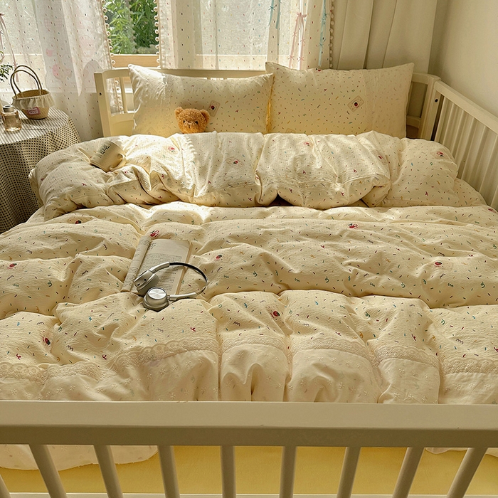 91家纺网 家纺一手货源 找家纺 沐芷 2025 蕾丝花边A类木棉双层纱四件套公主风床单被套宿舍三件套少女心 宽花边-甜心草莓