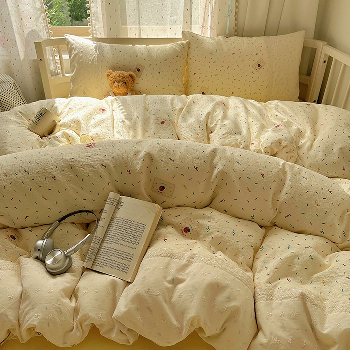 91家纺网 家纺一手货源 找家纺 沐芷 2025 蕾丝花边A类木棉双层纱四件套公主风床单被套宿舍三件套少女心 宽花边-甜心草莓