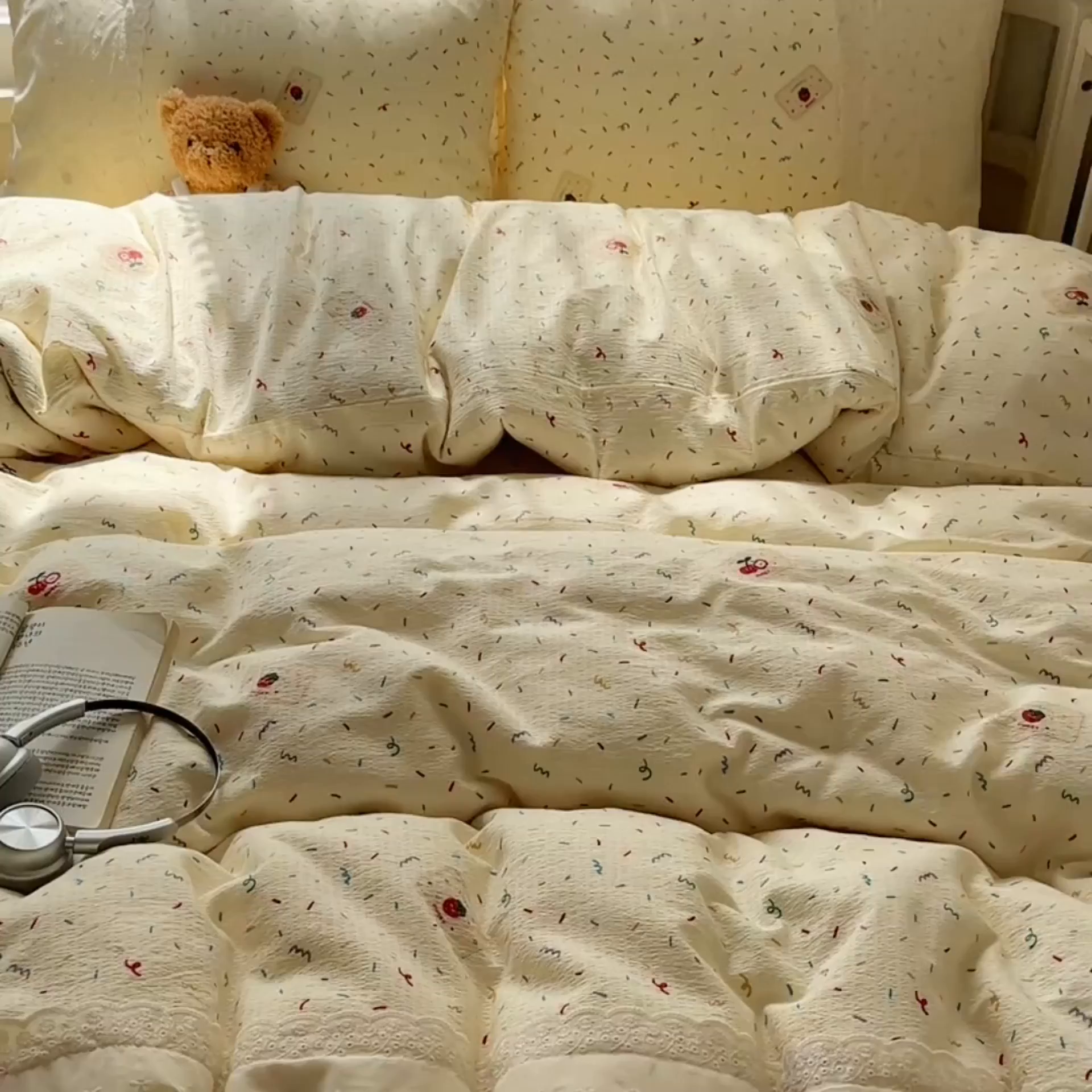 91家纺网 家纺一手货源 找家纺 沐芷 2025 蕾丝花边A类木棉双层纱四件套公主风床单被套宿舍三件套少女心 宽花边-甜心草莓