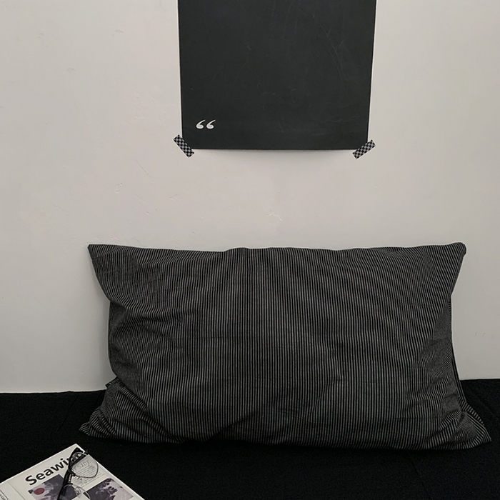 91家纺网 家纺一手货源 找家纺 柚可家居 2024新款纯棉40支色织纯色印花单枕套10 细竖条纹黑色